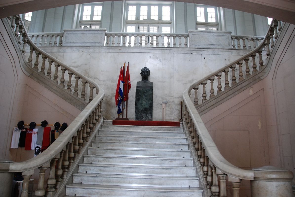 82 Cuba - Havana Centro - Museo de la Revolucion - main staircase and Jose Marti statue